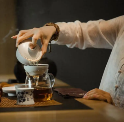 岁月醇香：老陈茶的故事与传奇