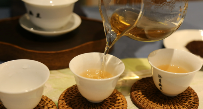 岁月醇香：老陈茶的故事与传奇