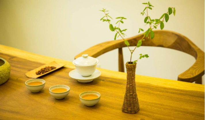 岁月醇香：老陈茶的故事与传奇